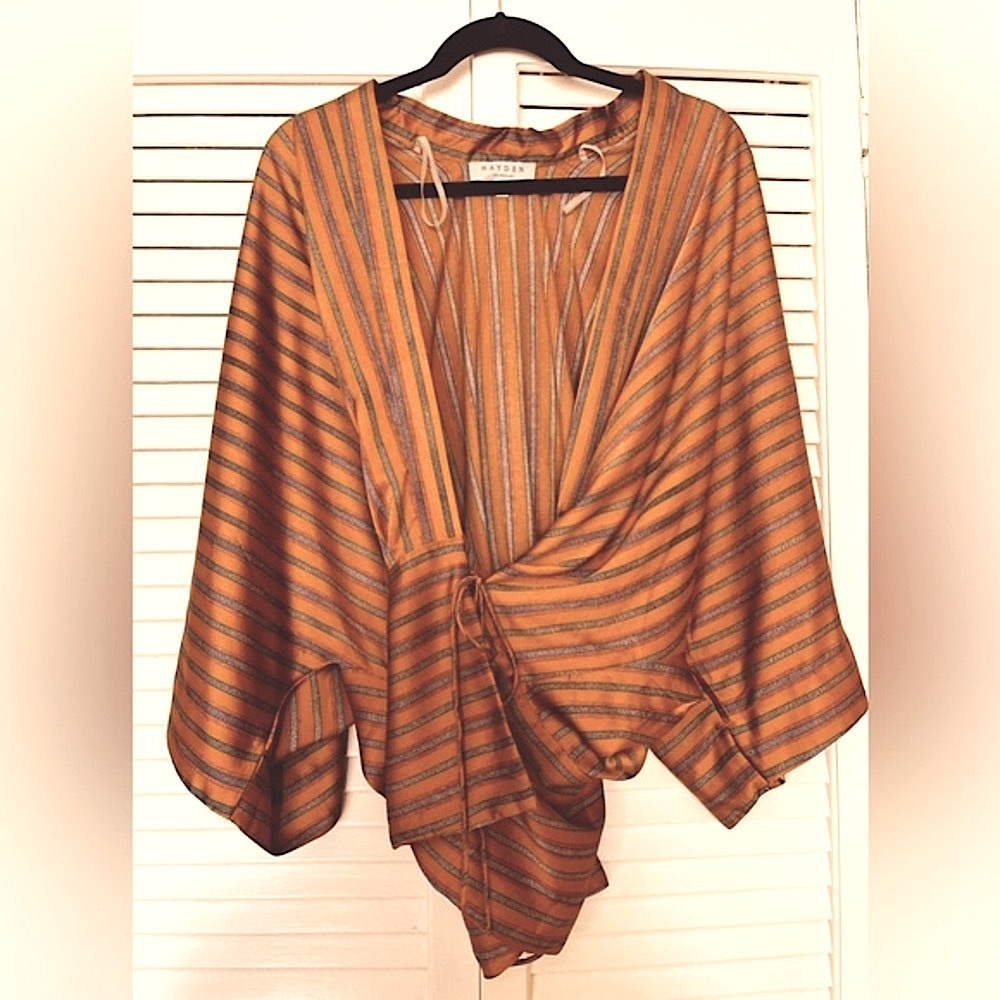 HAYDEN LOS ANGELES. Women’s Striped Kimono Style Top. .🧡